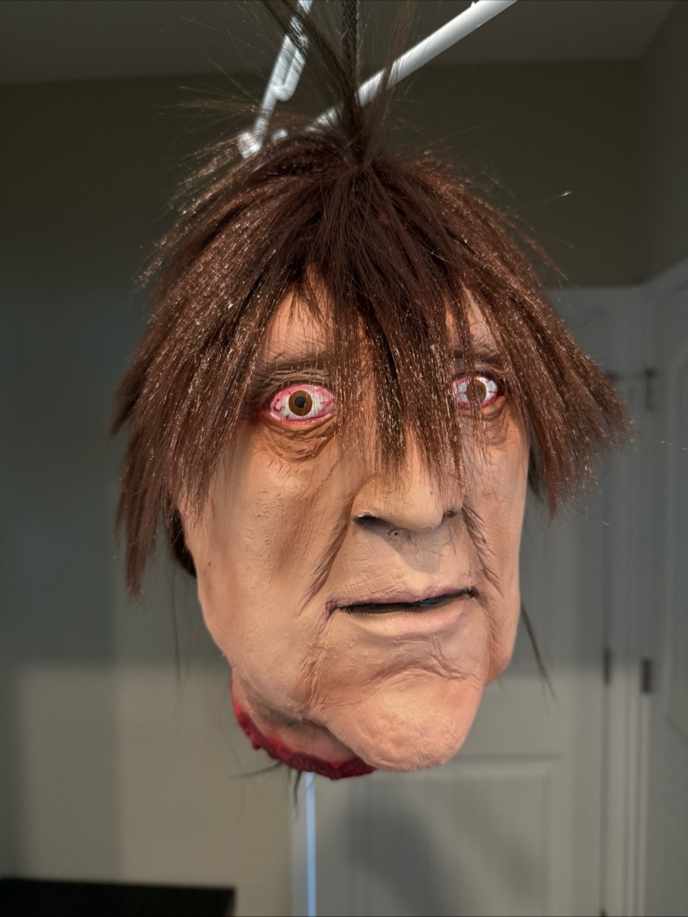 Scary Halloween Props Life Size Hanging Rocker Realistic Severed Bloody Head